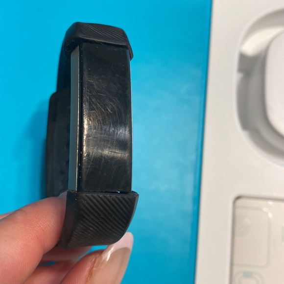 Fitbit Alta - Picture 3 of 3